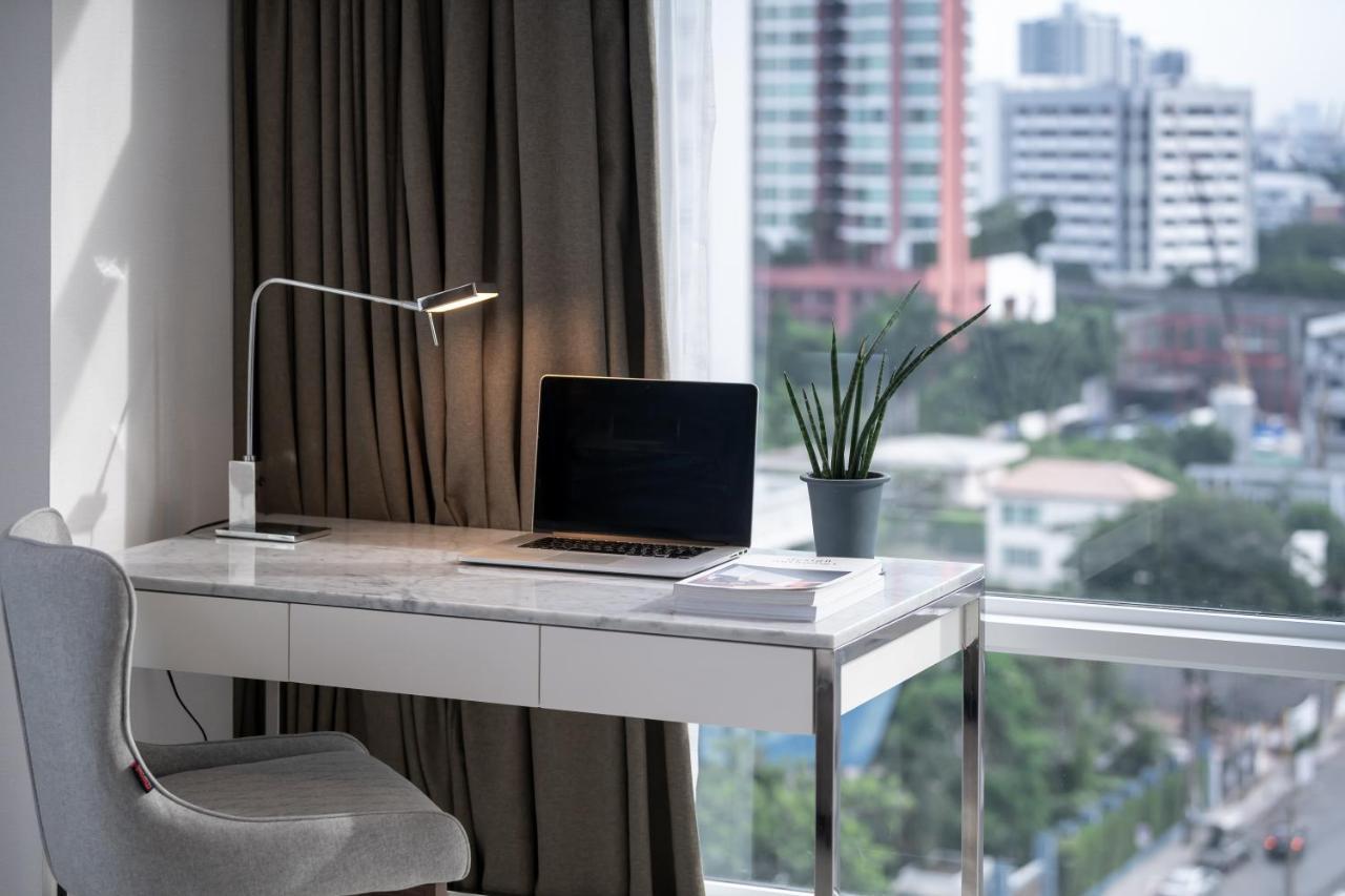 Jasmine 59 Hotel Bangkok Exterior photo A modern desk lamp